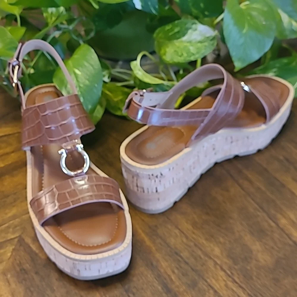 Giani Bernini Harperr snake print cork wedge